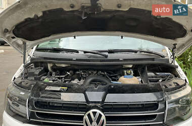 Мінівен Volkswagen Multivan 2013 в 