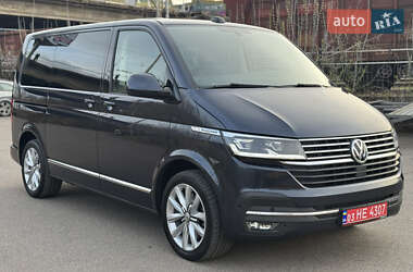 Минивэн Volkswagen Multivan 2020 в 