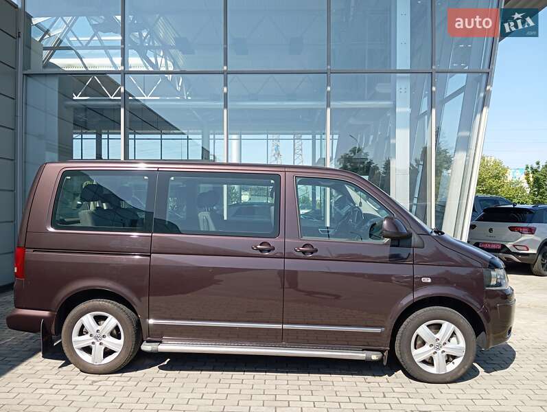 Минивэн Volkswagen Multivan 2011 в Киеве