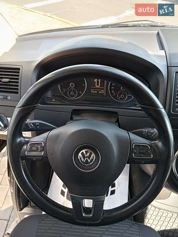 Минивэн Volkswagen Multivan 2011 в Киеве