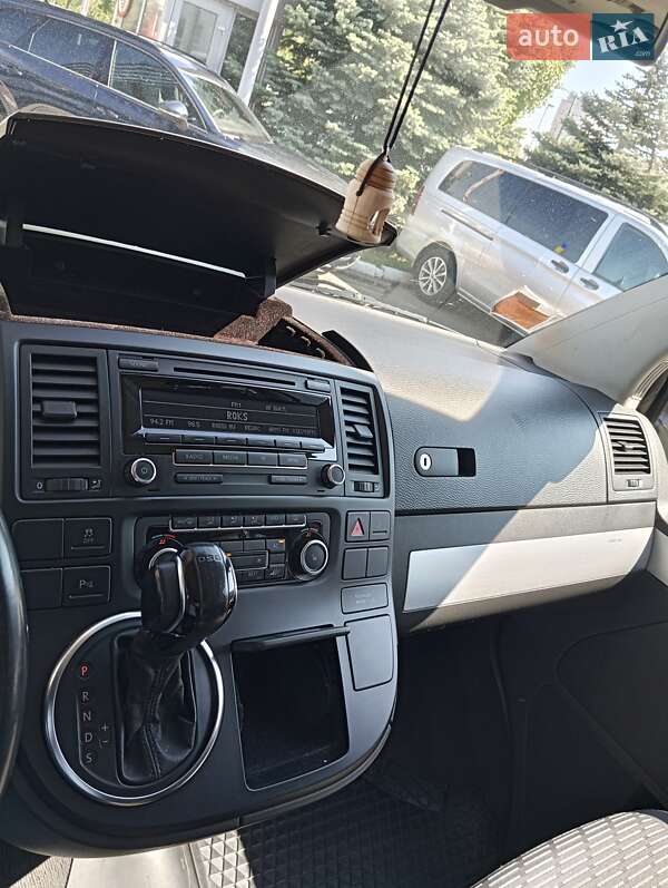 Минивэн Volkswagen Multivan 2011 в Киеве