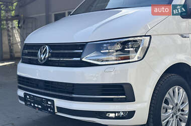 Минивэн Volkswagen Multivan 2016 в 