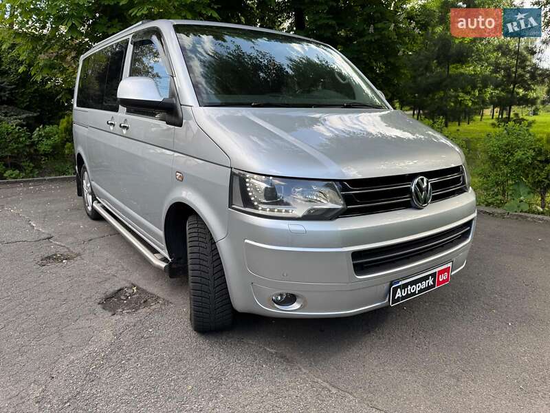Мінівен Volkswagen Multivan 2012 в Києві