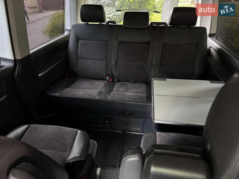 Мінівен Volkswagen Multivan 2012 в Києві