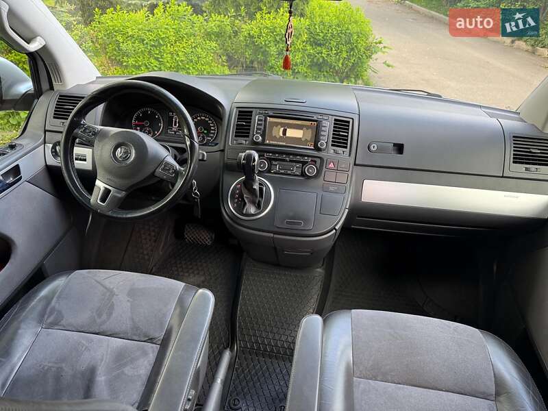 Мінівен Volkswagen Multivan 2012 в Києві