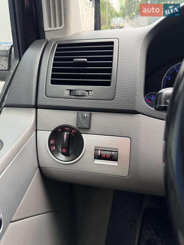 Минивэн Volkswagen Multivan 2008 в Киеве