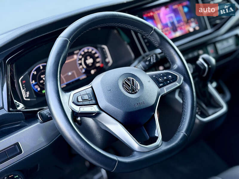 Мінівен Volkswagen Multivan 2020 в Чернівцях
