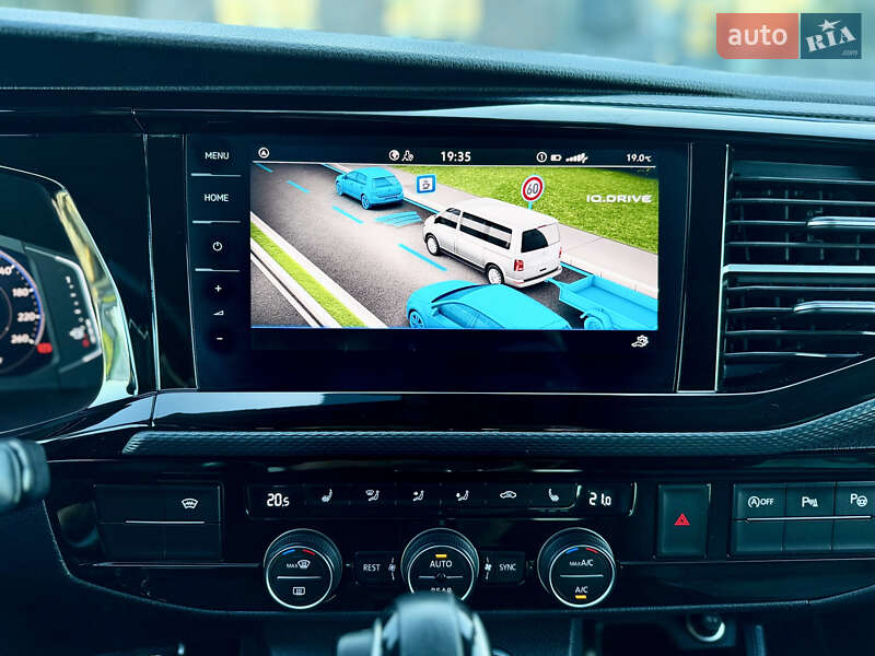 Мінівен Volkswagen Multivan 2020 в Чернівцях