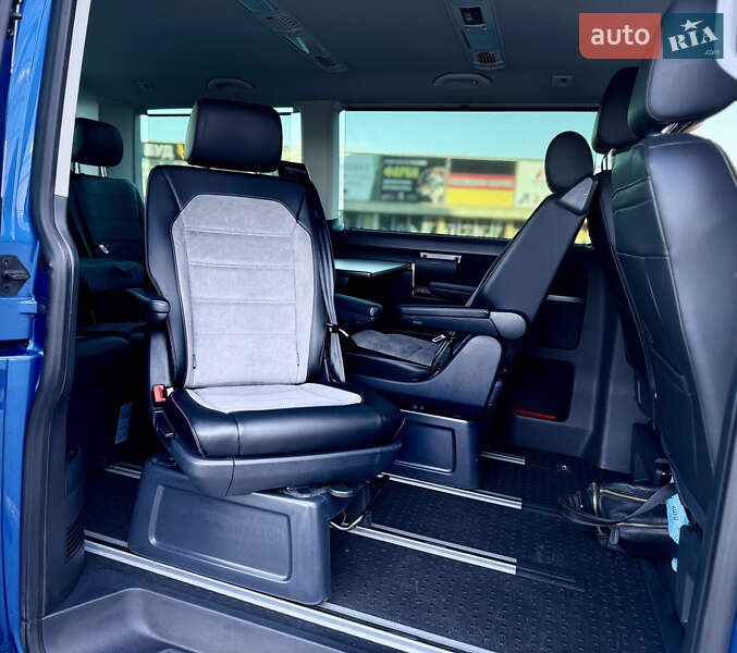 Мінівен Volkswagen Multivan 2020 в Чернівцях