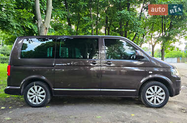 Минивэн Volkswagen Multivan 2010 в 