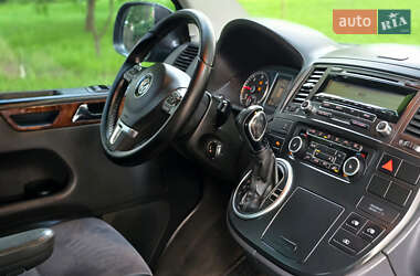 Минивэн Volkswagen Multivan 2010 в 
