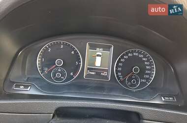 Минивэн Volkswagen Multivan 2012 в 