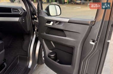 Мінівен Volkswagen Multivan 2022 в 