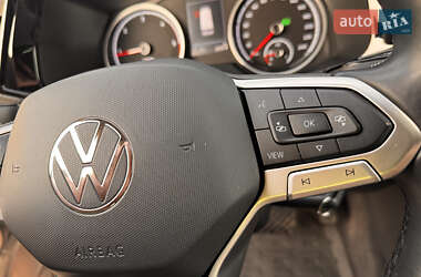 Мінівен Volkswagen Multivan 2022 в 