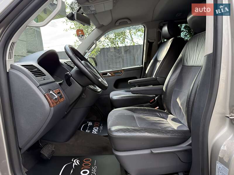 Мінівен Volkswagen Multivan 2011 в Києві