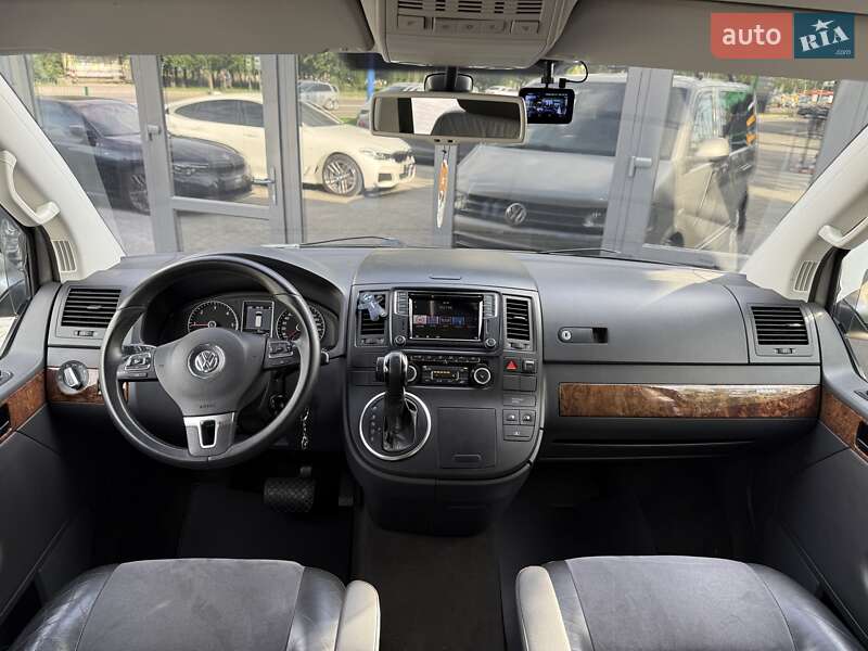 Мінівен Volkswagen Multivan 2011 в Києві