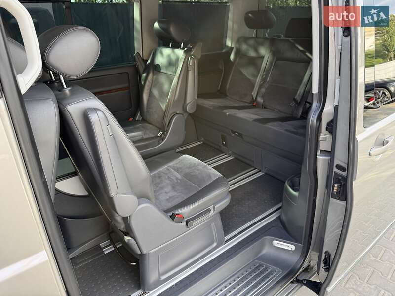 Мінівен Volkswagen Multivan 2011 в Києві