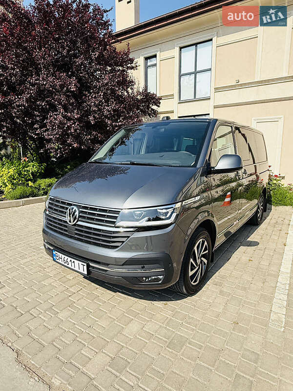 Мінівен Volkswagen Multivan 2024 в 