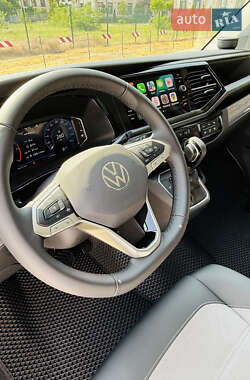 Мінівен Volkswagen Multivan 2024 в 