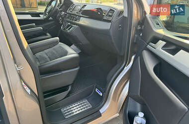 Минивэн Volkswagen Multivan 2018 в 