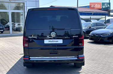 Минивэн Volkswagen Multivan 2023 в 