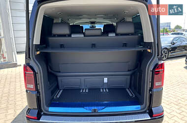 Минивэн Volkswagen Multivan 2023 в 