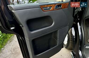 Минивэн Volkswagen Multivan 2009 в 