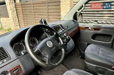 Минивэн Volkswagen Multivan 2009 в 