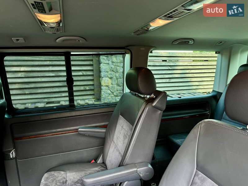 Минивэн Volkswagen Multivan 2009 в Казатине