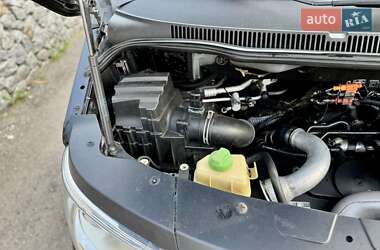Минивэн Volkswagen Multivan 2009 в 