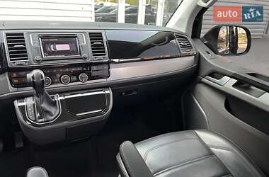 Минивэн Volkswagen Multivan 2016 в 