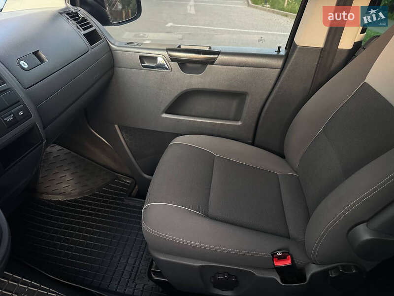 Минивэн Volkswagen Multivan 2010 в Виннице