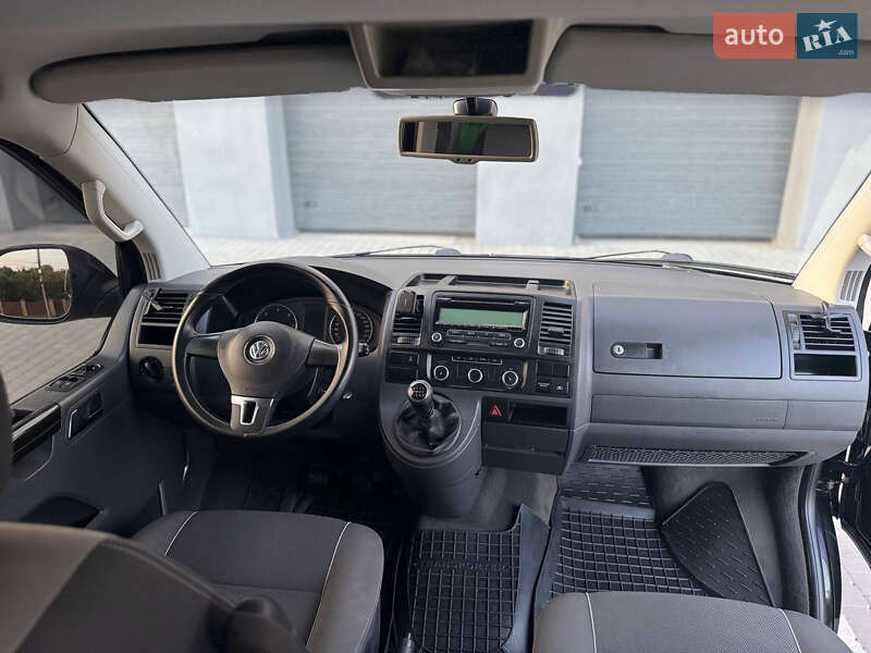 Минивэн Volkswagen Multivan 2010 в Виннице