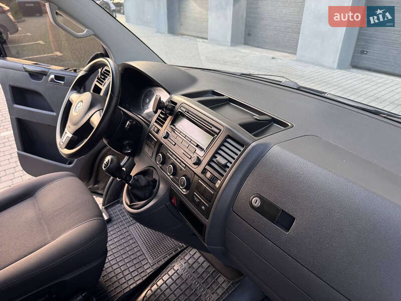 Минивэн Volkswagen Multivan 2010 в Виннице