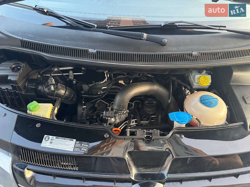 Минивэн Volkswagen Multivan 2010 в Виннице