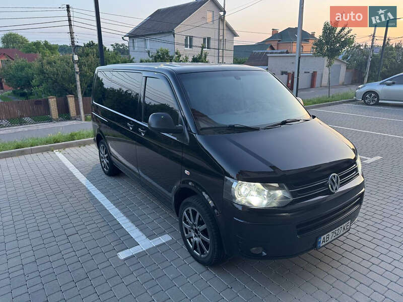 Минивэн Volkswagen Multivan 2010 в Виннице