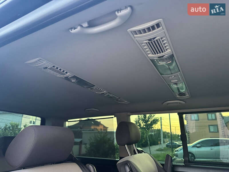 Минивэн Volkswagen Multivan 2010 в Виннице