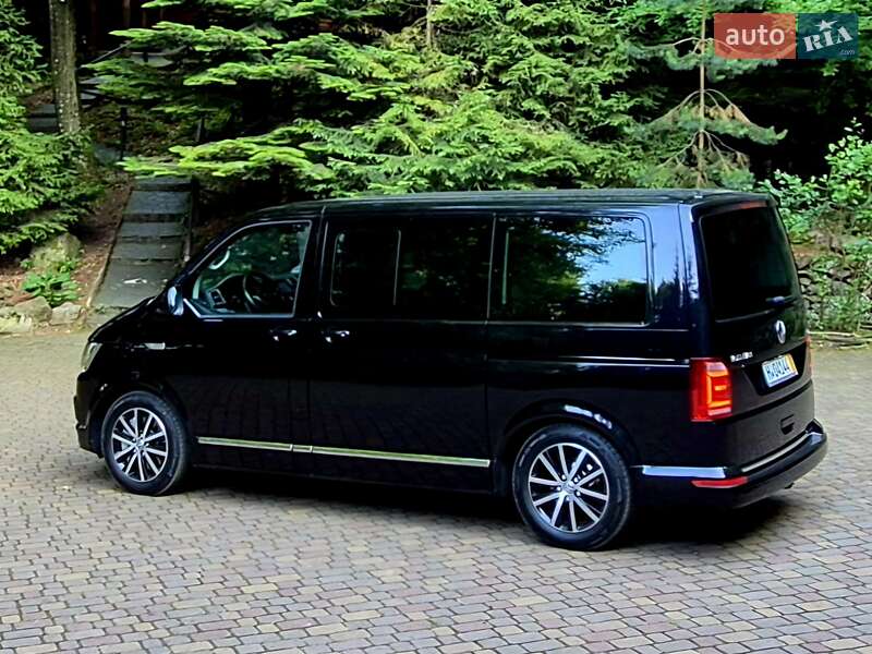 Минивэн Volkswagen Multivan 2017 в Сваляве