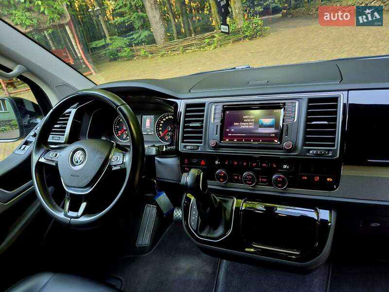 Минивэн Volkswagen Multivan 2017 в Сваляве