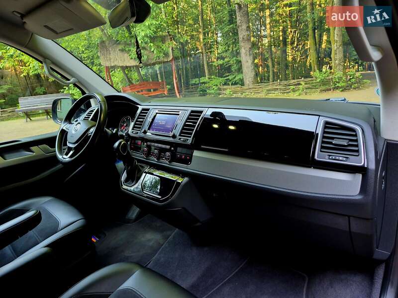 Минивэн Volkswagen Multivan 2017 в Сваляве