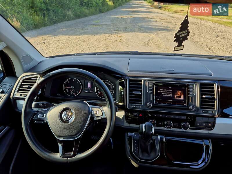 Минивэн Volkswagen Multivan 2017 в Сваляве
