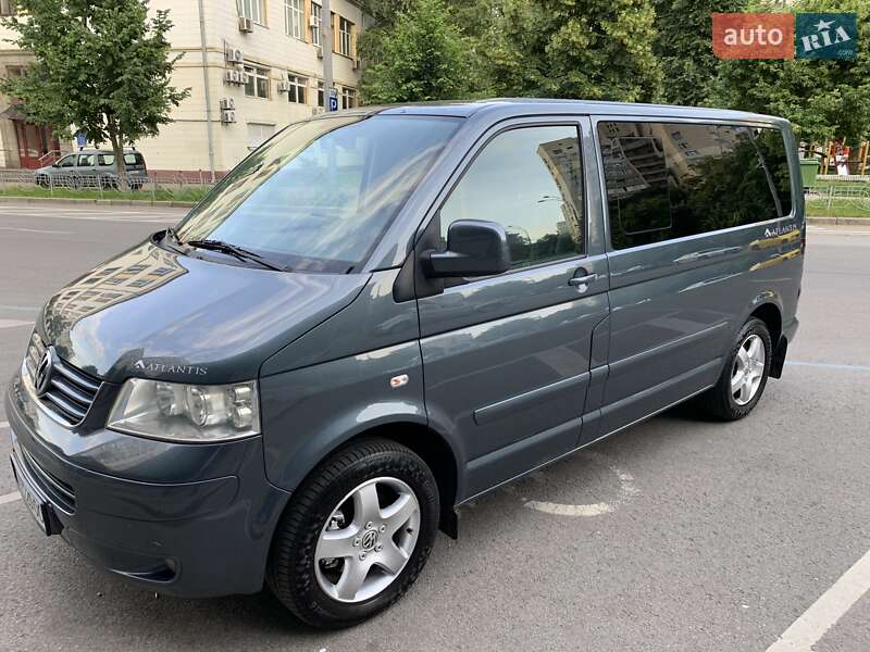 Минивэн Volkswagen Multivan 2008 в 