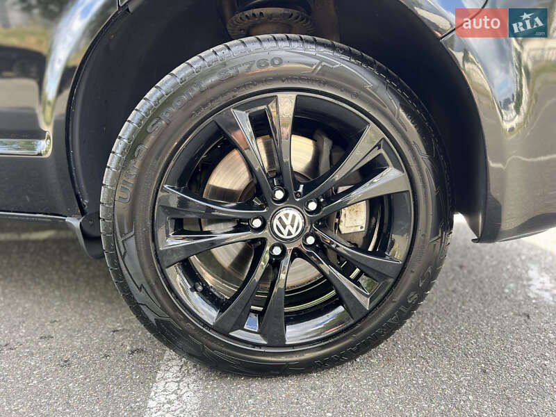 Минивэн Volkswagen Multivan 2010 в Киеве