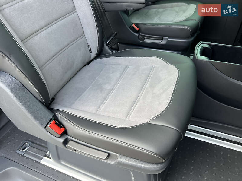 Минивэн Volkswagen Multivan 2020 в Киеве