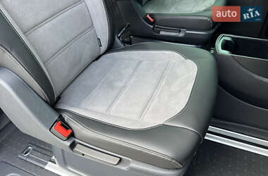 Минивэн Volkswagen Multivan 2020 в 