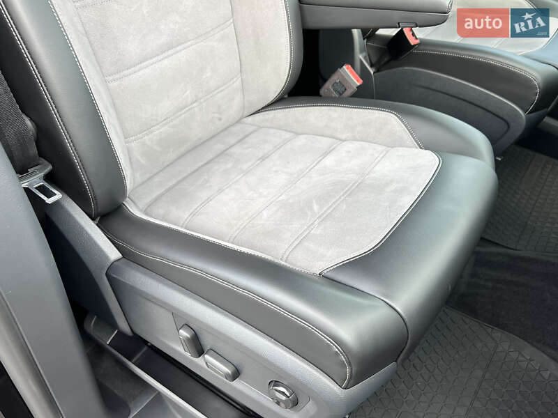 Минивэн Volkswagen Multivan 2020 в Киеве