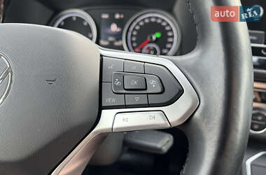 Минивэн Volkswagen Multivan 2020 в 