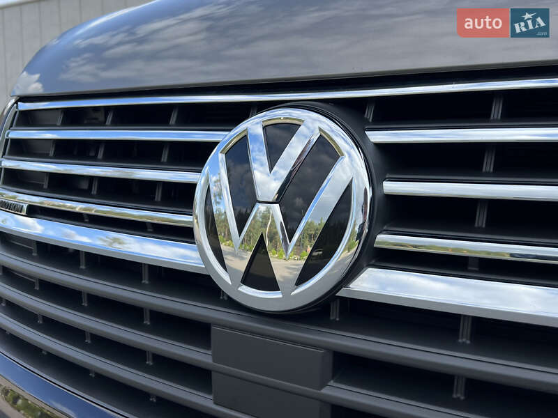 Минивэн Volkswagen Multivan 2020 в Киеве