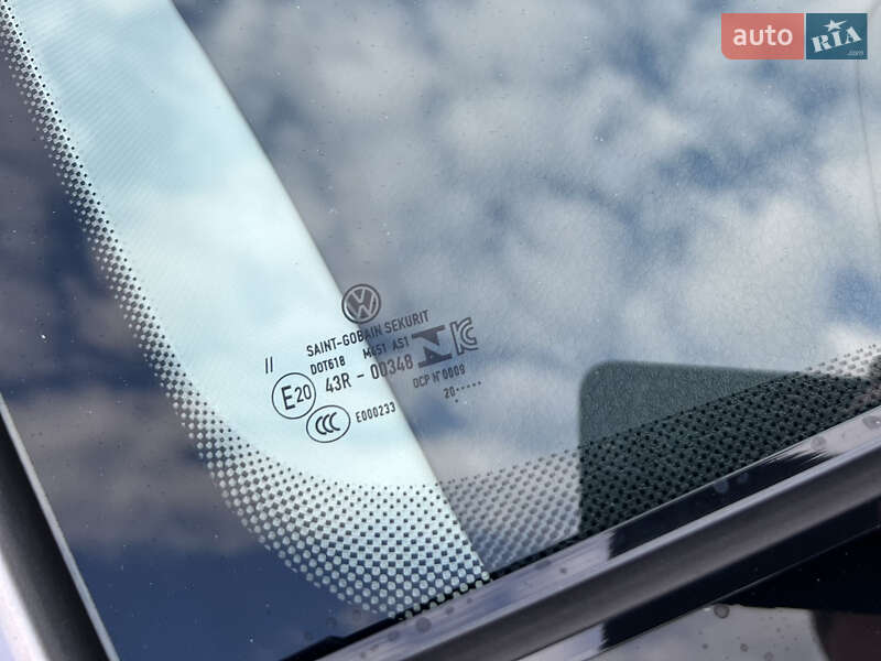 Минивэн Volkswagen Multivan 2020 в Киеве