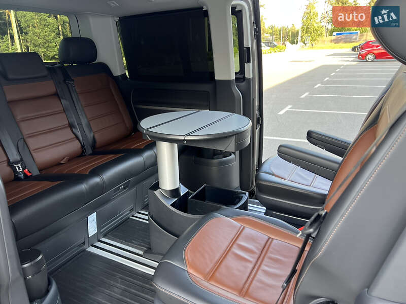 Минивэн Volkswagen Multivan 2020 в Киеве